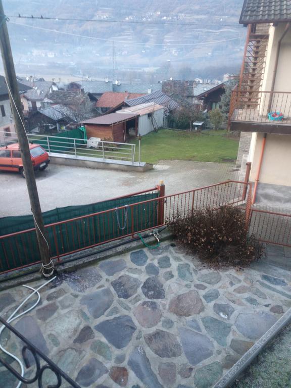 Camera Fenis Bagian luar foto